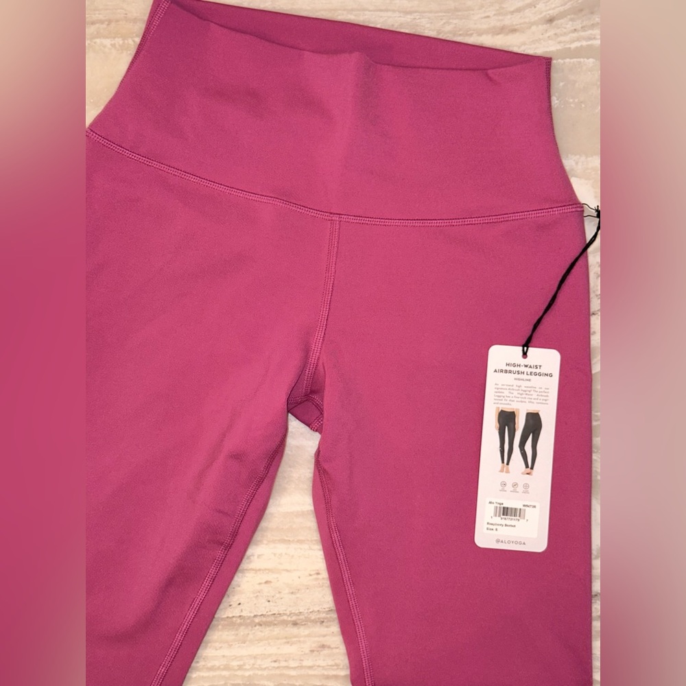 CALLING ALL SLIM THICK STRAWBERRY ROUNDCAKE GIRLIES: ALO Pink Highwaist Leggings